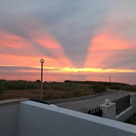 Sunset House Porto De Barcas - 3 & Terrace בית נופש לוריניה